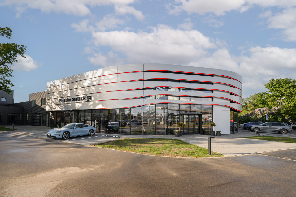 "Porsche" centrs Lidosta