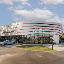 "Porsche" centrs Lidosta